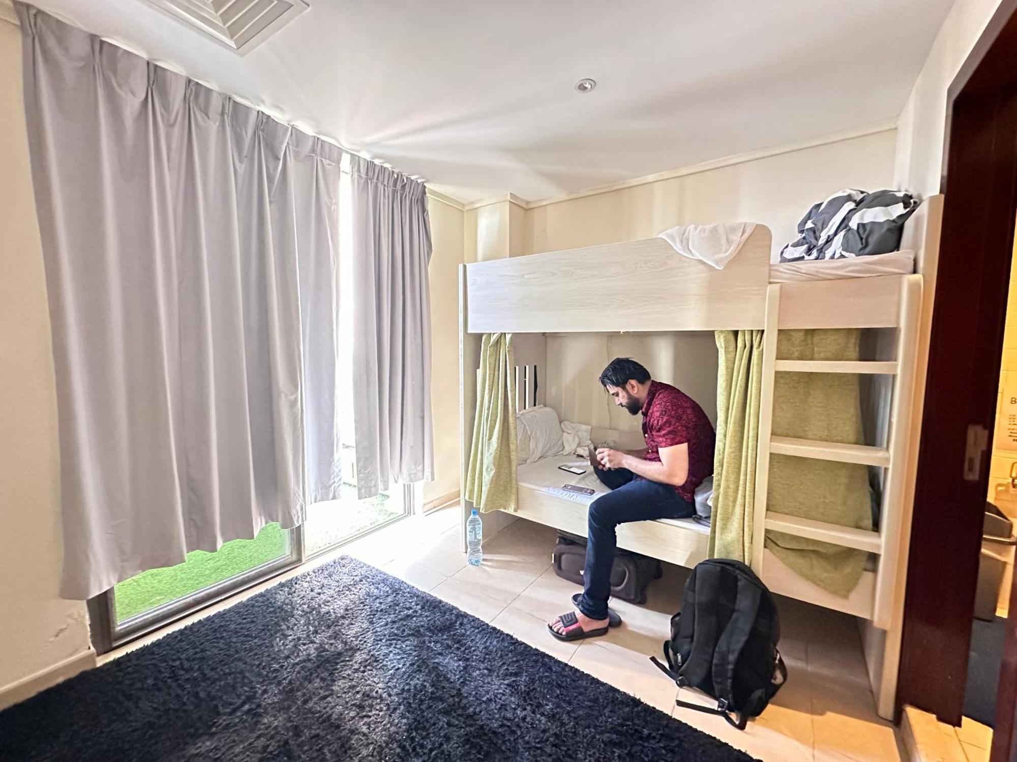 Bollywood Beach Hostel Дубай Екстер'єр фото