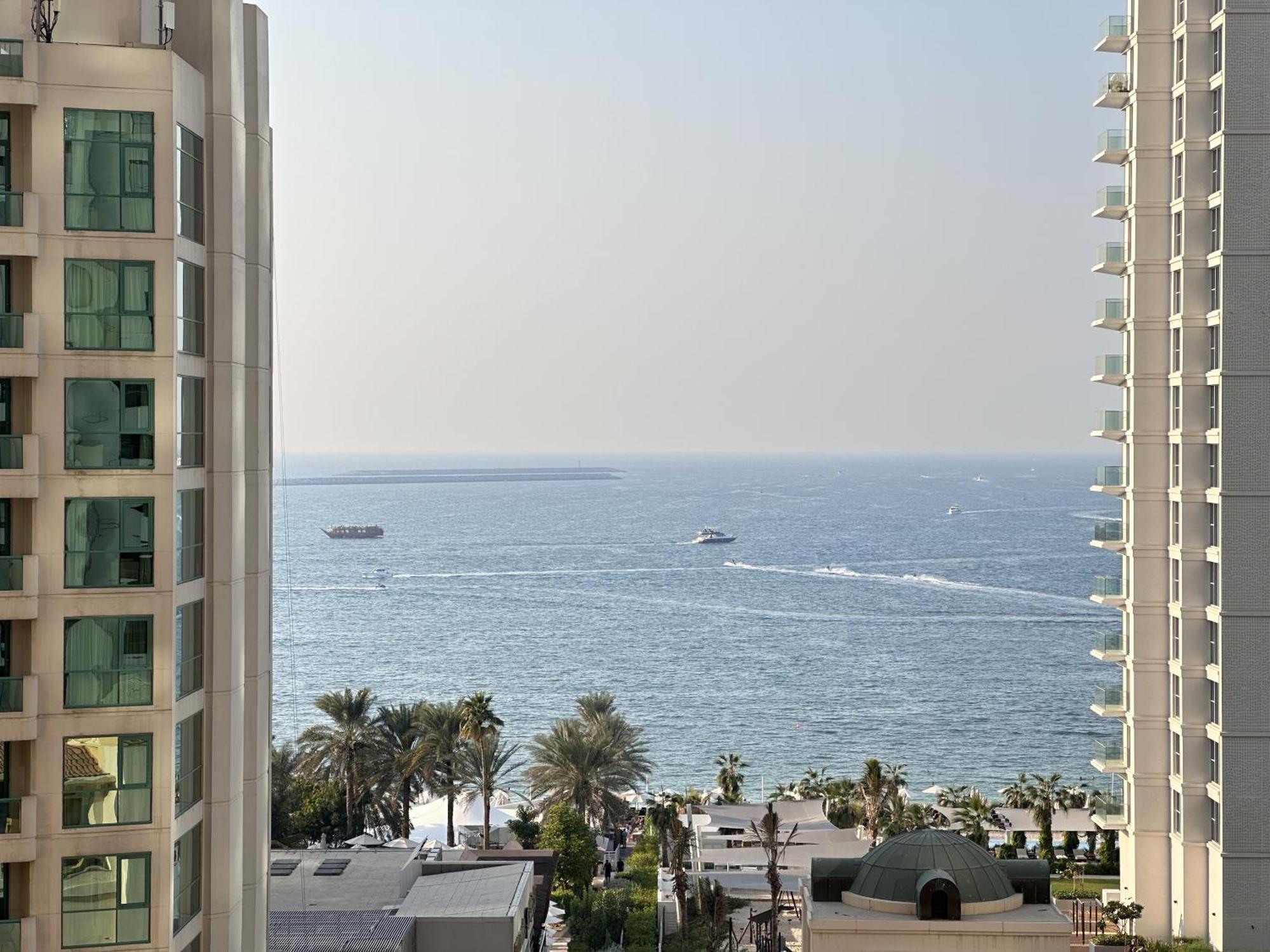 Bollywood Beach Hostel Дубай Екстер'єр фото